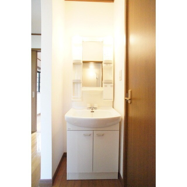 物件内観写真9　(洗面スペース確保)