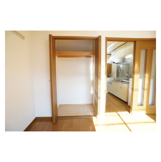 物件内観写真12　(シンプルで使いやすいクローゼッ)