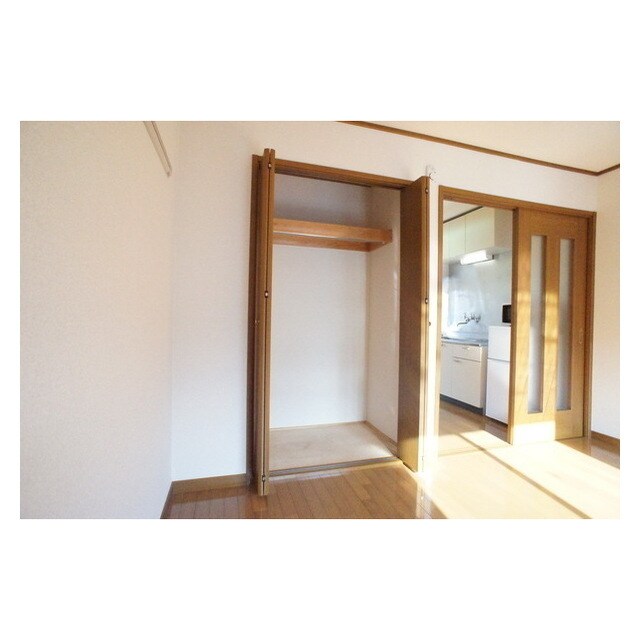 物件内観写真12　(シンプルで使いやすいクローゼッ)