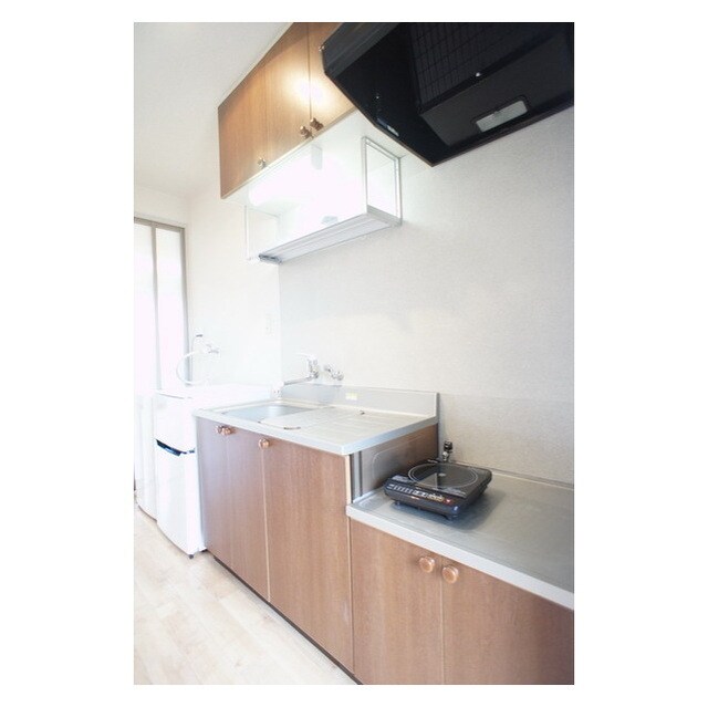 物件内観写真7　(充実のキッチン、IH完備)