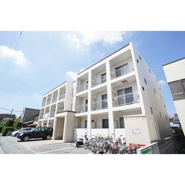 建物外観(白を基調としたスタイリッシュな)