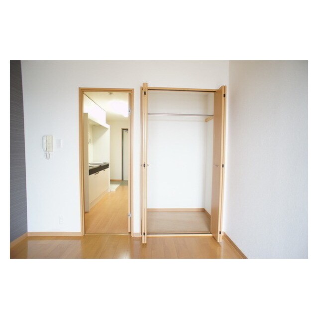 物件内観写真9　(シンプルで使いやすい収納)