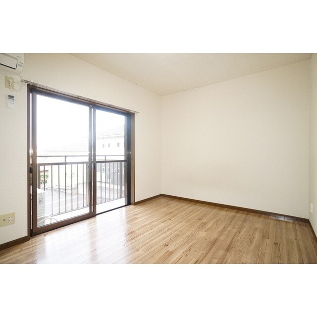 物件内観写真16　(家具類の配置をイメージしやすい)