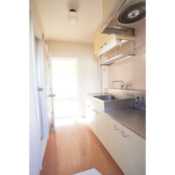 玄関(玄関から続くキッチンスペース)