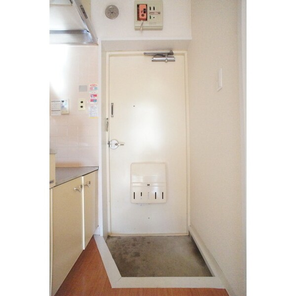 玄関(お掃除のしやすいタイプ)