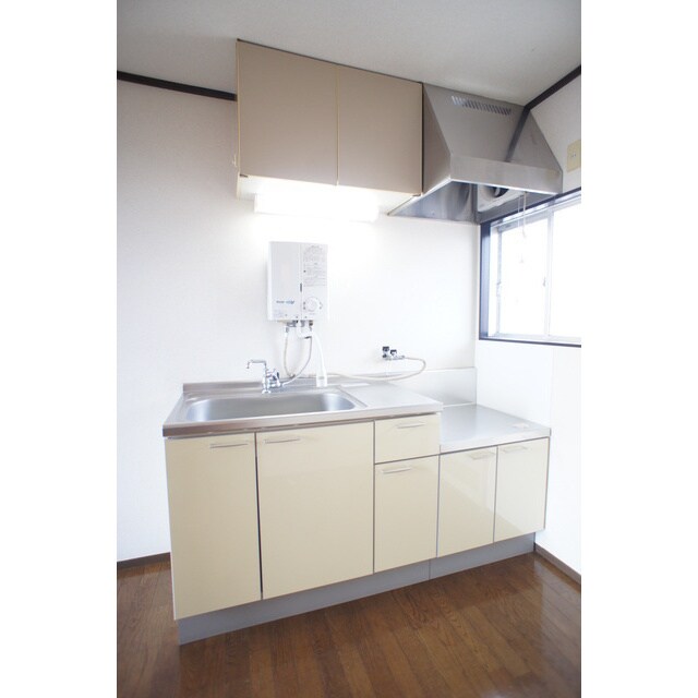 物件内観写真7　(シッカリとしたキッチンセットを)