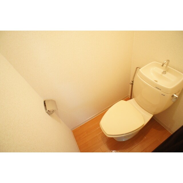 物件内観写真9　(清潔感のあるトイレ)