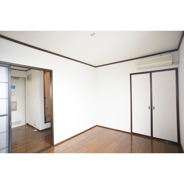 物件内観写真16　(日当たり良い室内)