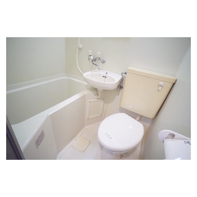 物件内観写真8　(おそうじが楽なユニット☆)