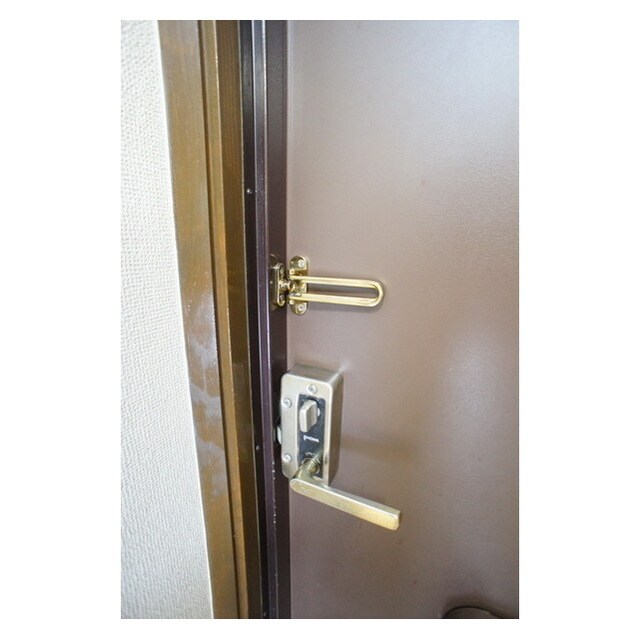 物件内観写真18　(二重ロックで安心ですね)