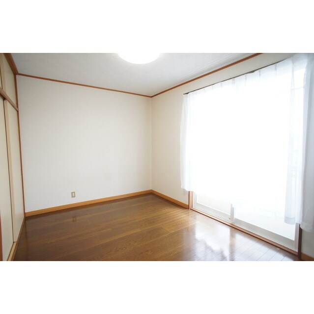 物件内観写真5　(優しい雰囲気のある空間)