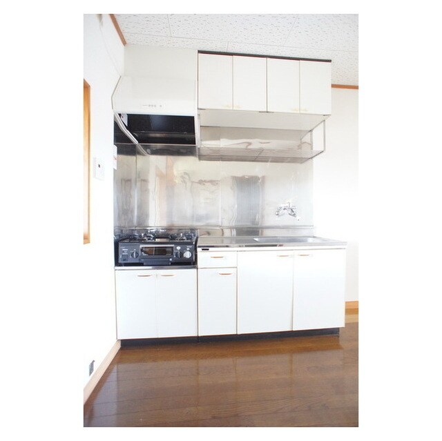 物件内観写真6　(調理台も十分な広さのキッチン)