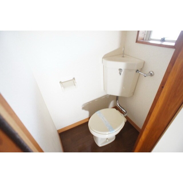 物件内観写真9　(バストイレは別々です)