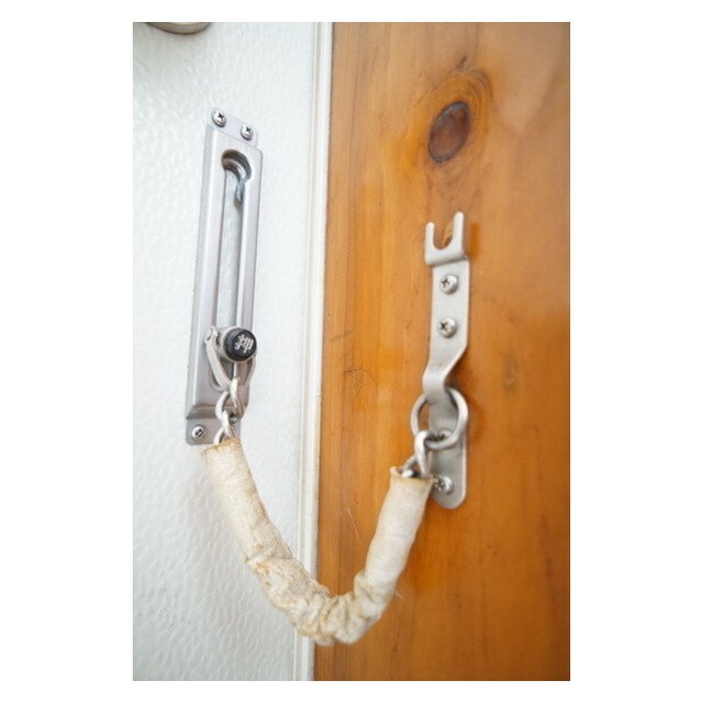 物件内観写真11　(二重で施錠ができます)