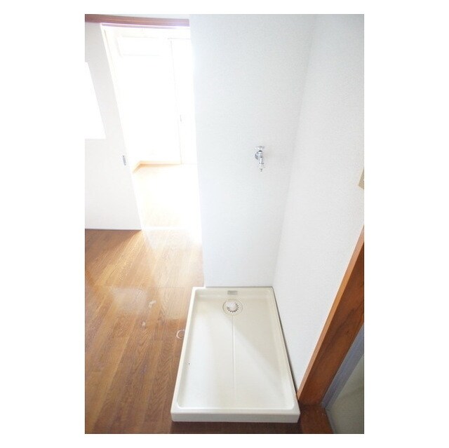 物件内観写真13　(防水板付きの洗濯機置き場)