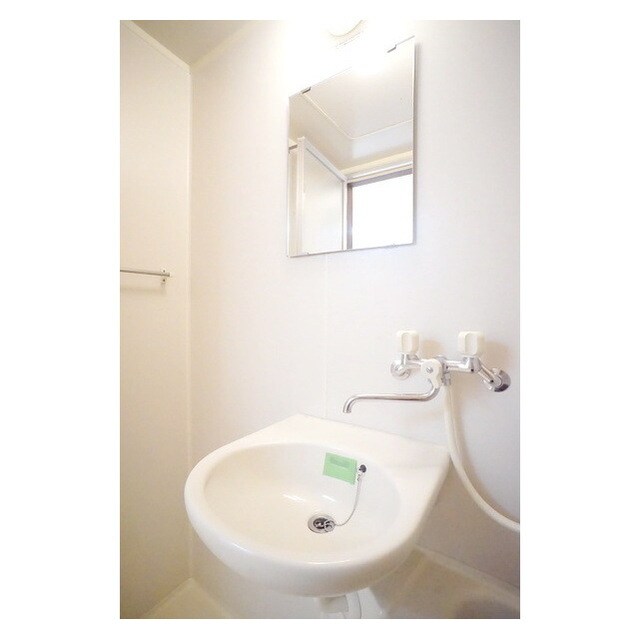 物件内観写真9　(あると便利な洗面ボウル)