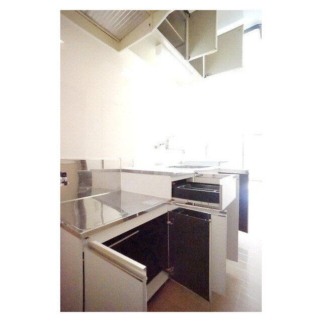 物件内観写真19　(食器や調理器具を効率良く収納出)