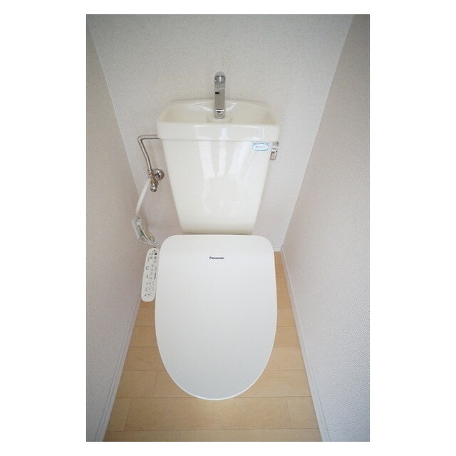 物件内観写真9　(清潔感のあるトイレ)