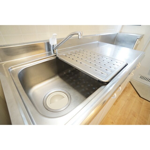 物件内観写真21　(水切り板付のメンテナンスされた)