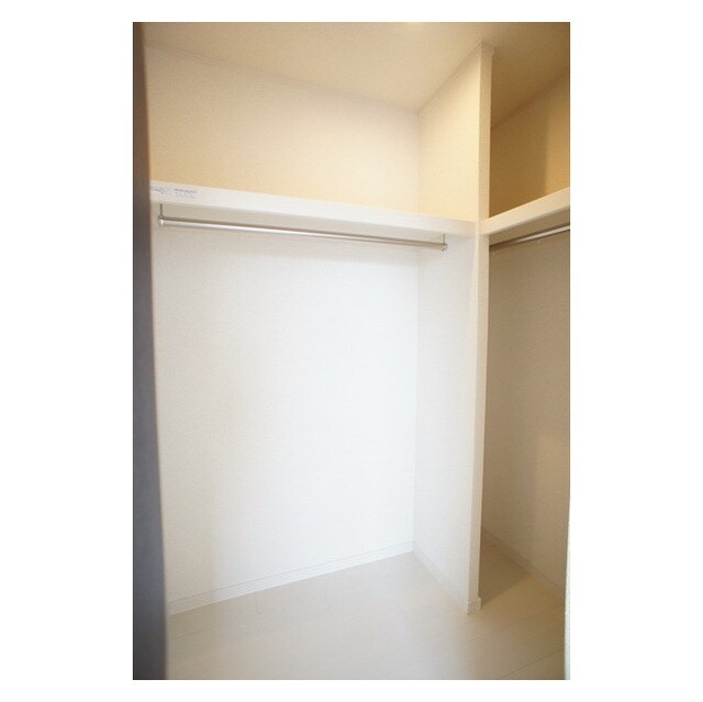 物件内観写真11　(使いやすいと好評のクローゼット)