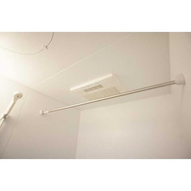 物件内観写真13　(浴室乾燥機完備)