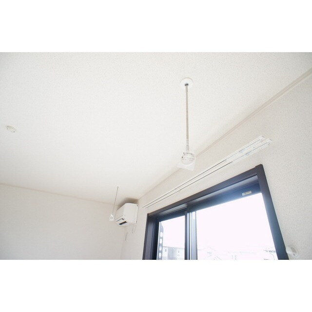 物件内観写真14　(室内物干し完備)