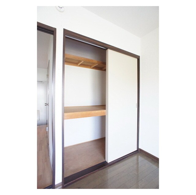 物件内観写真11　(大物から小物までしっかり収納)