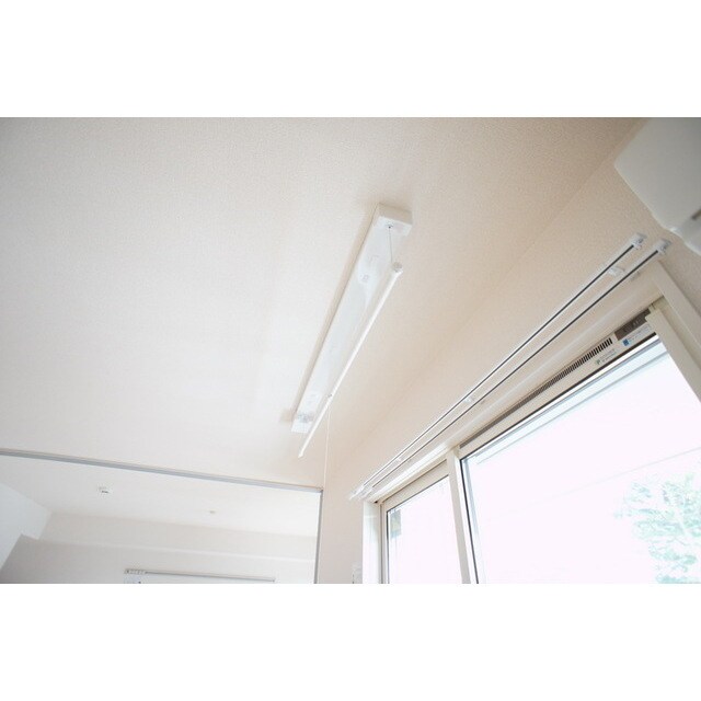 物件内観写真14　(雨の日も安心)