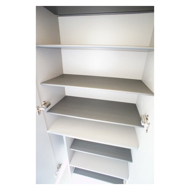 物件内観写真21　(充実のシューズボックス)