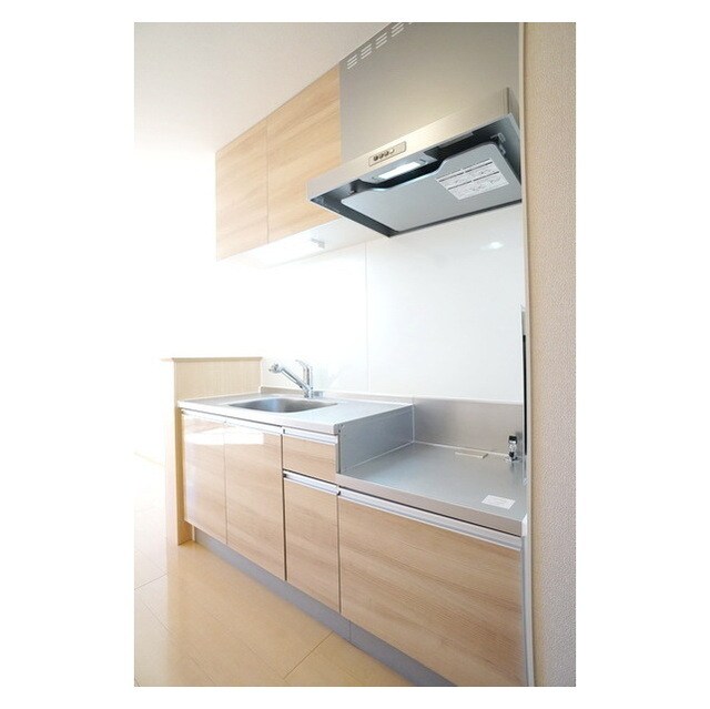 物件内観写真6　(充実のキッチンセットですね)