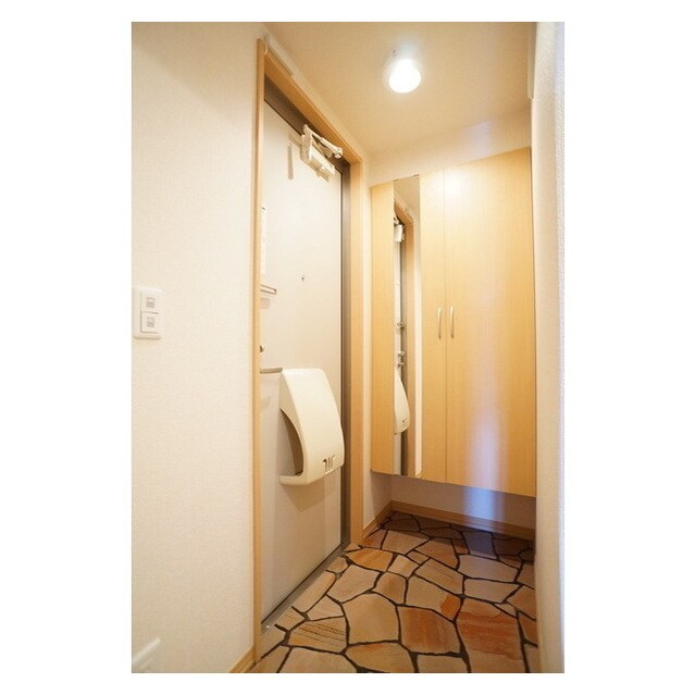 物件内観写真10　(広めの玄関スペース)