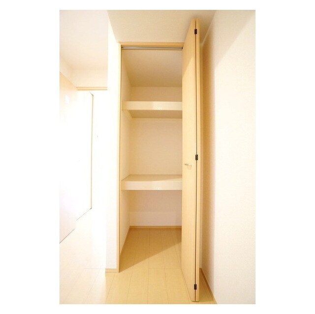物件内観写真23　(シンプルで使いやすいクローゼッ)