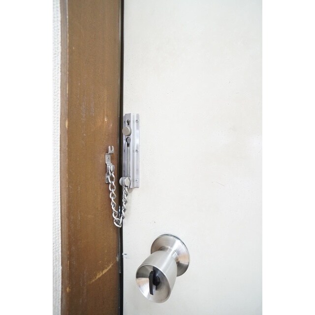 物件内観写真12　(ドアチェーン完備)