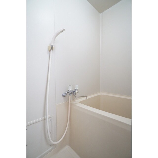 物件内観写真8　(清潔感のあるバスルーム)