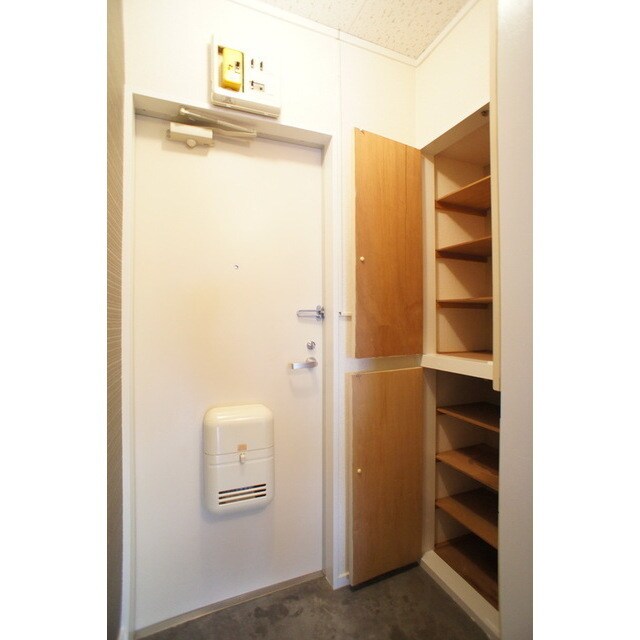 物件内観写真11　(シューズボックス完備)