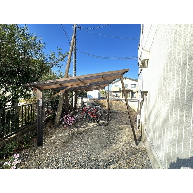 物件外観写真3　(駐輪場)