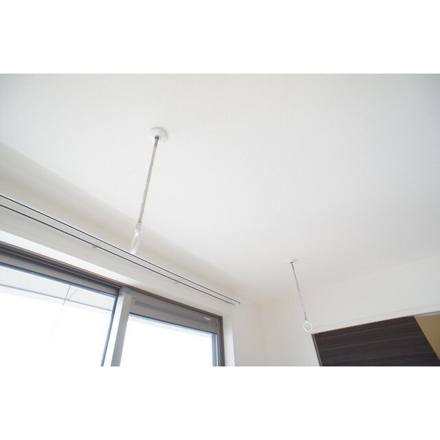 物件内観写真24　(雨の日の味方室内物干し)