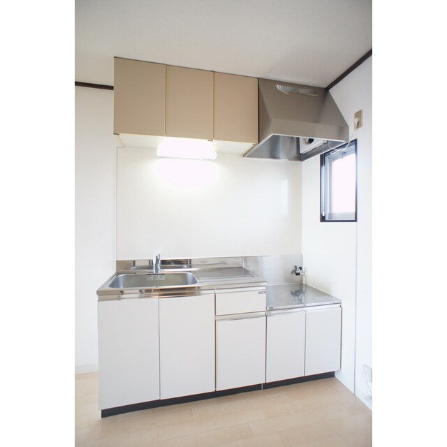 物件内観写真7　(充実のキッチンセット)