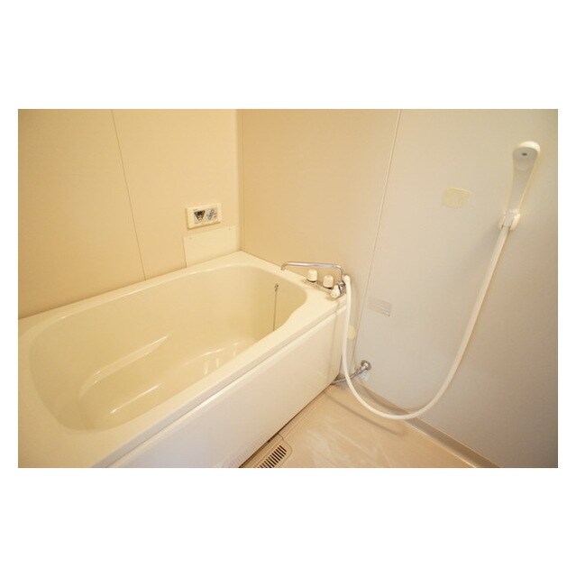 物件内観写真8　(清潔感のあるバスルーム)