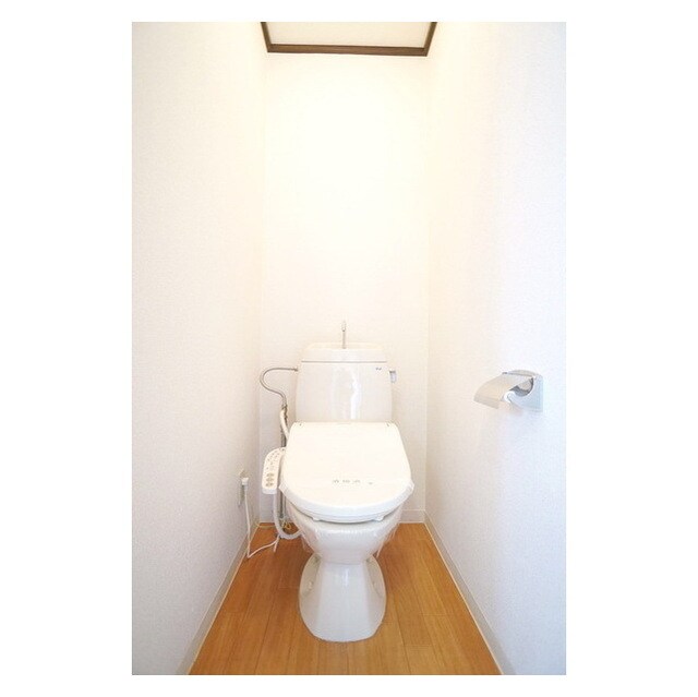 物件内観写真9　(清潔感のあるトイレ空間)