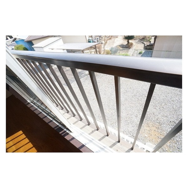 バルコニー(しっかりお洗濯が干せますね。)