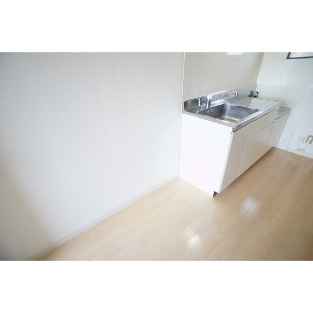 物件内観写真17　(冷蔵庫などを置けるスペースです)