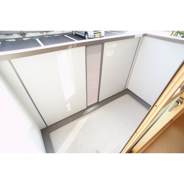 物件内観写真15　(お洗濯物やお布団干しに重宝しま)