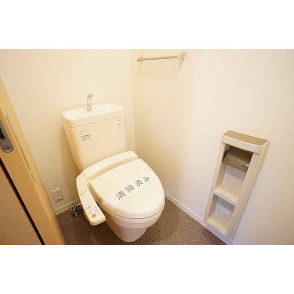 トイレ(清潔感のある空間)