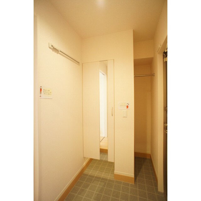 物件内観写真10　(玄関がキレイに片付きますね)