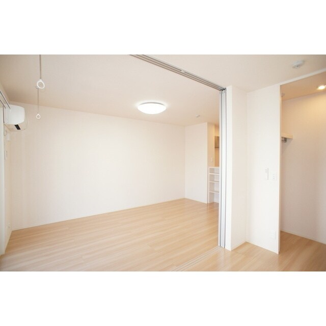 物件内観写真16　(家具類の配置がイメージしやすい)