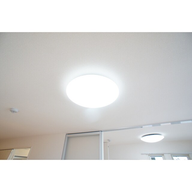 物件内観写真20　(優しく室内を照らしてくれます)