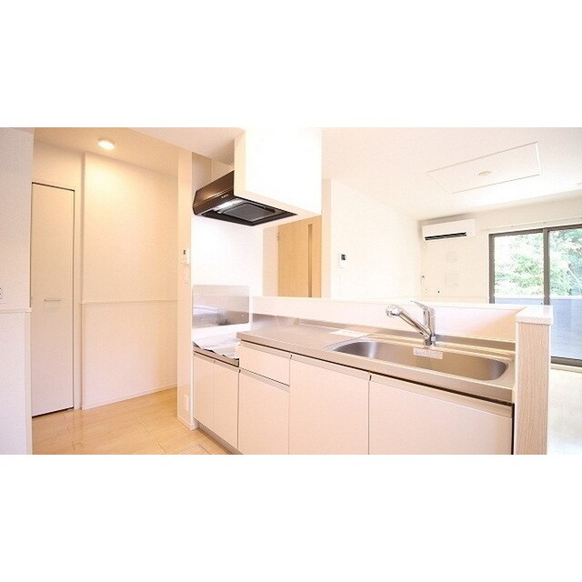 物件内観写真6　(充実したキッチンセット)