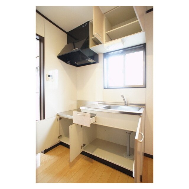 物件内観写真18　(調理器具もしっかり収納)