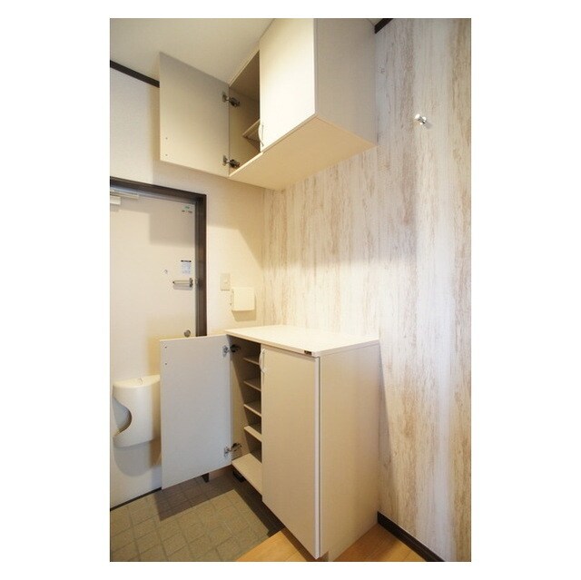 物件内観写真21　(玄関がキレイに片付きますね)